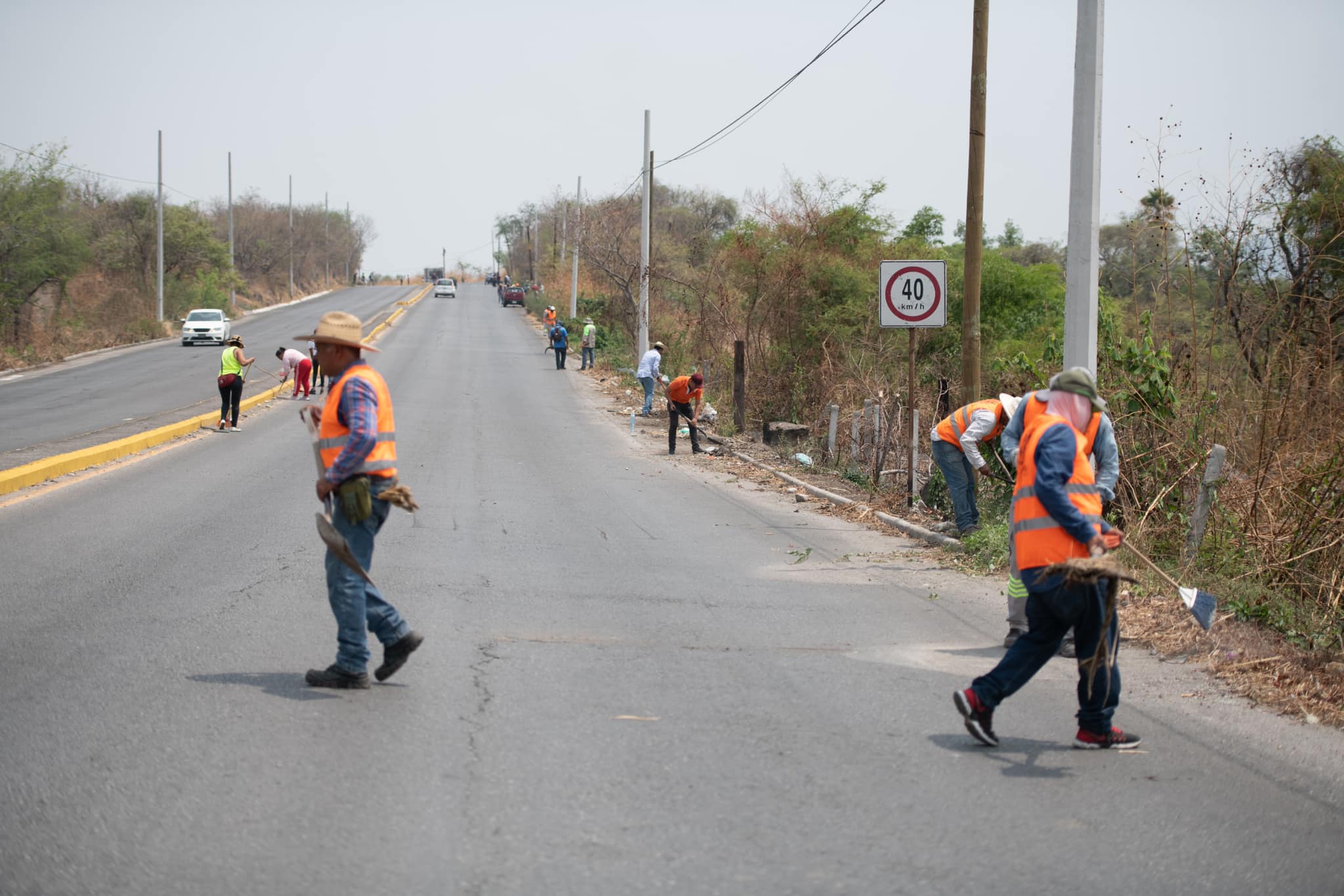 JORNADA PERMANENTE DE LIMPIEZA EN CARRETERAS EN TLALTIZAPÁN